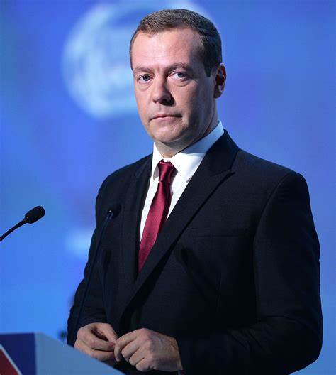 Medvedev, spingerci a confini porterà ad una guerra globale